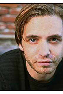 How tall is Aaron Stanford?
